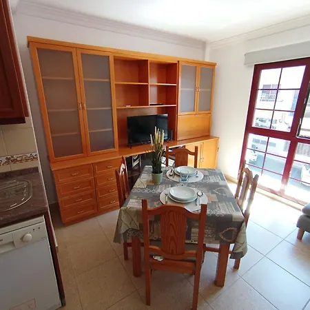 Apartamento Atmósfera Vacacional, Piso Céntrico En Playa Chica *